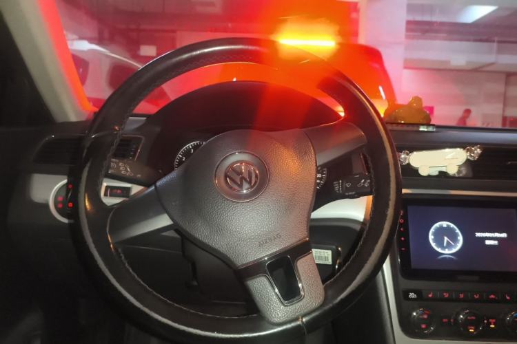 Used Volkswagen Passat 2013 1.8TSI DSG Prestige Edition Steering Wheel