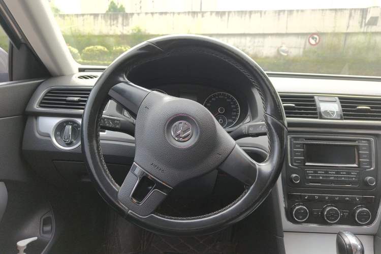 Used Volkswagen Passat 2013 1.8TSI DSG Prestige Edition Steering Wheel