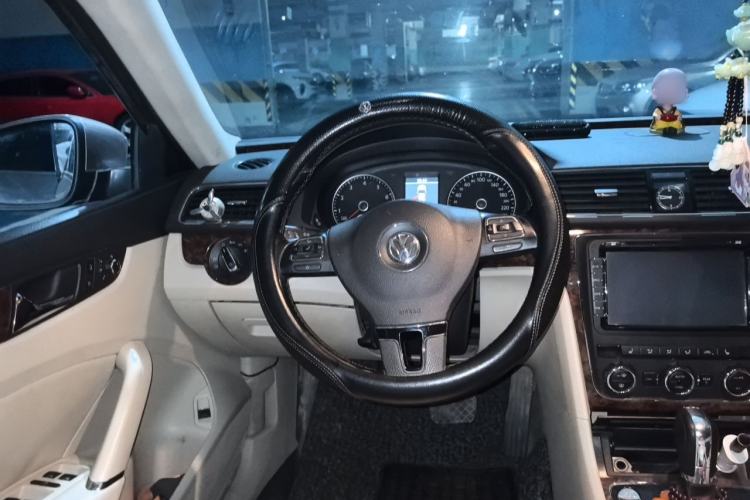 Used Volkswagen Passat 2013 1.8TSI DSG Prestige Edition Steering Wheel