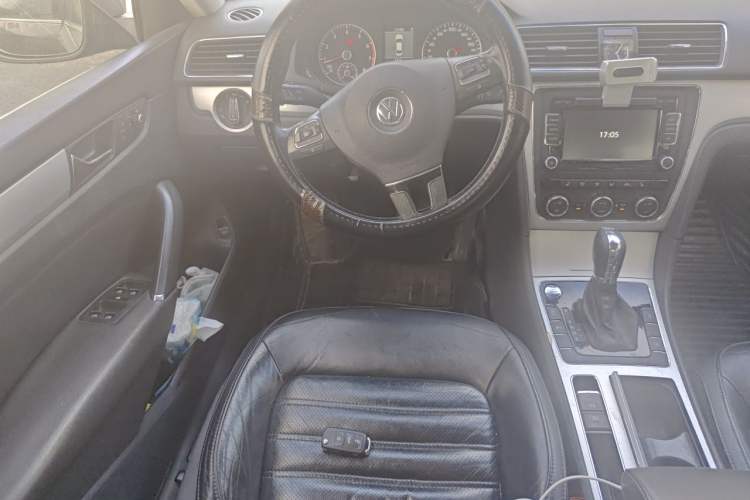 Used Volkswagen Passat 2013 1.8TSI DSG Prestige Edition Steering Wheel