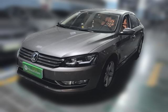 Ojetý Volkswagen Passat 2013 1.8TSI DSG Prestige Edition