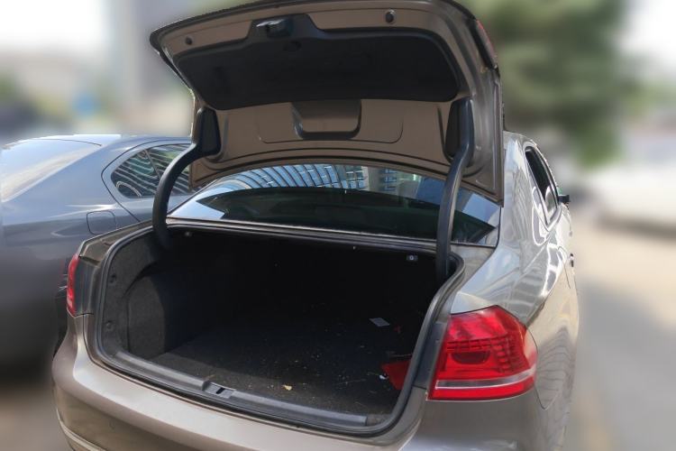 Used Volkswagen Passat 2013 3.0L V6 DSG Flagship Edition Trunk