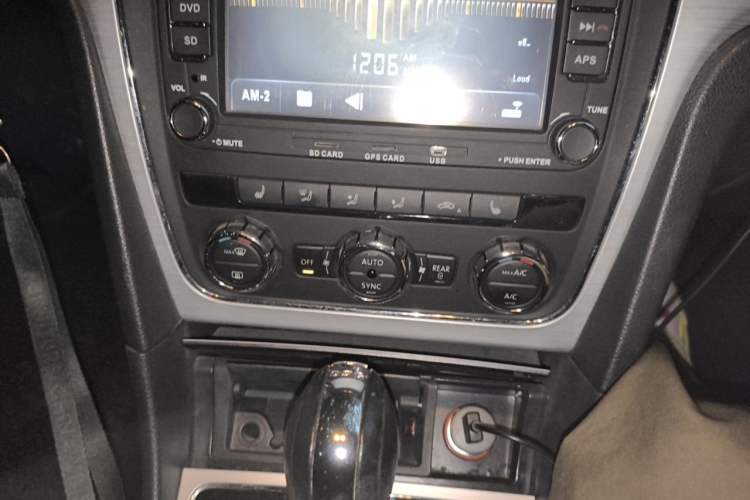 Used Volkswagen Passat 2013 1.8TSI DSG Prestige Edition Audio And AC Panel