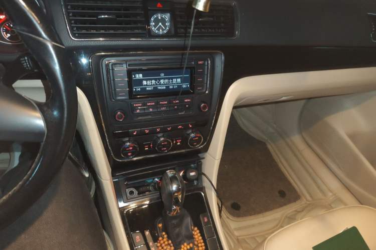 Used Volkswagen Passat 2013 1.8TSI DSG Prestige Edition Audio And AC Panel