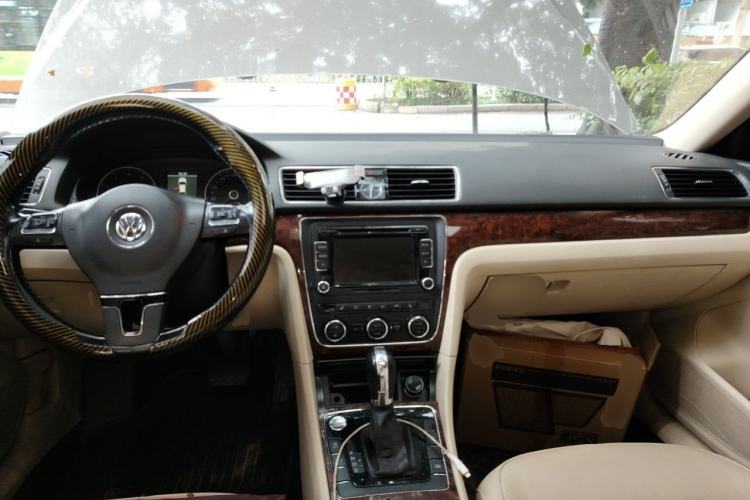 Used Volkswagen Passat 2013 1.8TSI DSG Prestige Edition Center Console
