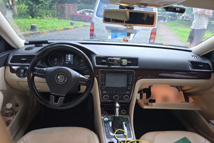 Used Volkswagen Passat 2013 1.8TSI DSG Prestige Edition Center Console