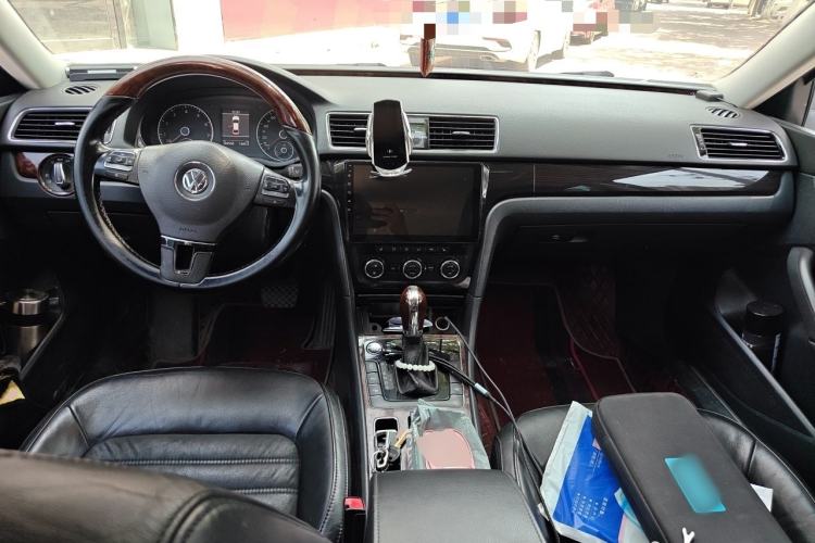 Used Volkswagen Passat 2013 1.8TSI DSG Ultimate Edition Center Console