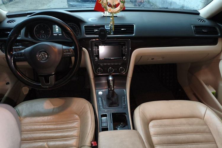 Used Volkswagen Passat 2013 1.8TSI DSG Prestige Edition Center Console