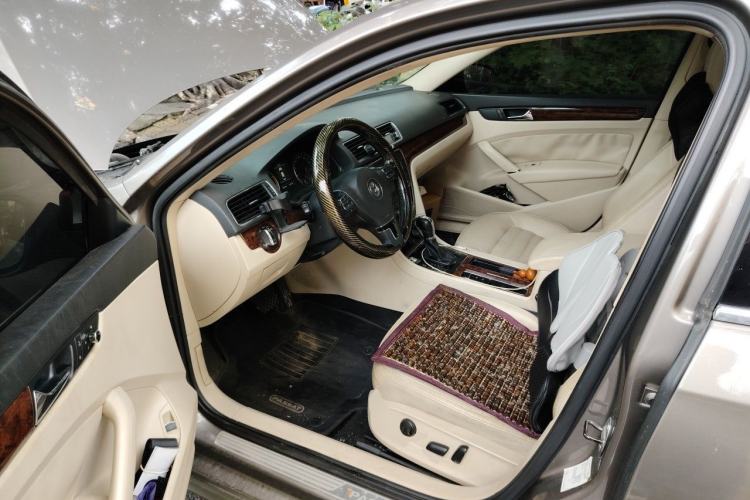 Used Volkswagen Passat 2013 1.8TSI DSG Prestige Edition Driver Seat