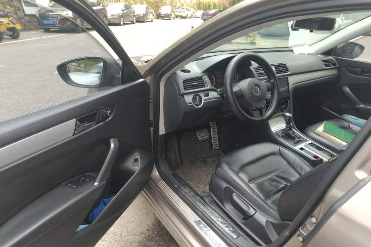 Used Volkswagen Passat 2013 1.8TSI DSG Prestige Edition Driver Seat