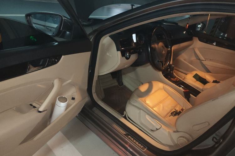 Used Volkswagen Passat 2013 1.8TSI DSG Prestige Edition Driver Seat