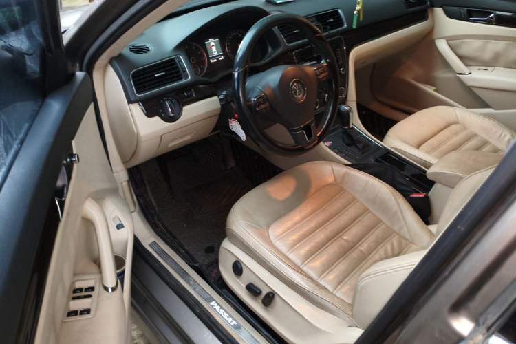 Used Volkswagen Passat 2013 1.8TSI DSG Prestige Edition Driver Seat