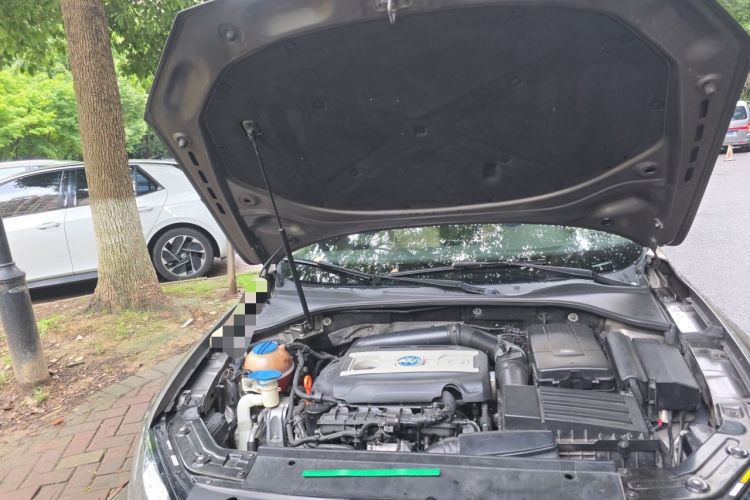 Used Volkswagen Passat 2013 1.8TSI DSG Prestige Edition Engine Bay