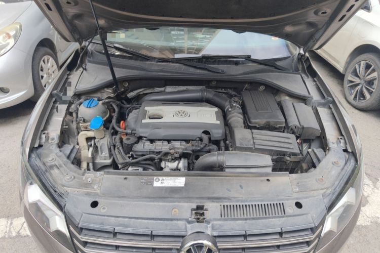 Used Volkswagen Passat 2013 1.8TSI DSG Prestige Edition Engine Bay