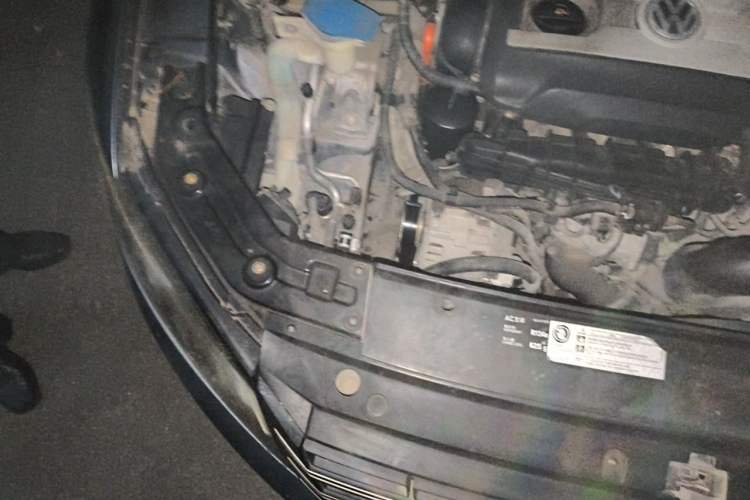 Used Volkswagen Passat 2013 1.8TSI DSG Prestige Edition Engine Bay Right
