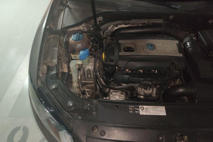 Used Volkswagen Passat 2013 1.8TSI DSG Prestige Edition Engine Bay Right