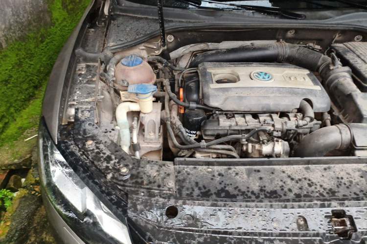 Used Volkswagen Passat 2013 1.8TSI DSG Prestige Edition Engine Bay Right
