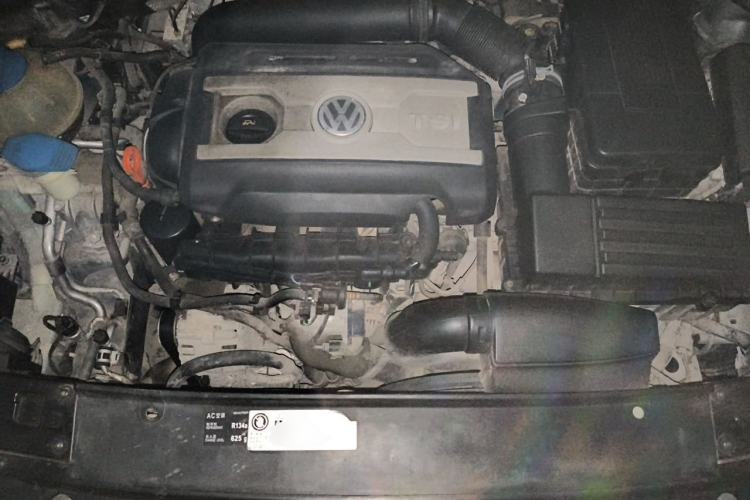 Used Volkswagen Passat 2013 1.8TSI DSG Prestige Edition Engine Bay