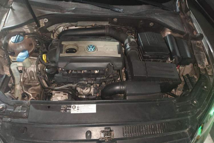 Used Volkswagen Passat 2013 1.8TSI DSG Prestige Edition Engine Bay