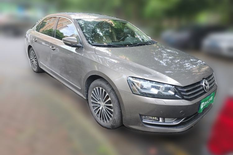 Used Volkswagen Passat 2013 1.8TSI DSG Prestige Edition Front Right 45 Deg