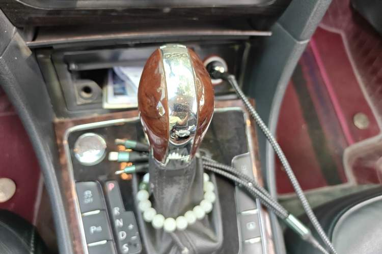 Used Volkswagen Passat 2013 1.8TSI DSG Ultimate Edition Gear Lever