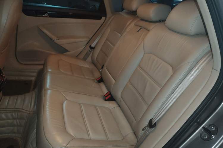 Used Volkswagen Passat 2013 1.8TSI DSG Prestige Edition Left Rear Seat