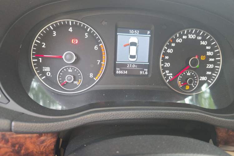 Used Volkswagen Passat 2013 1.8TSI DSG Prestige Edition Odometer Close Up