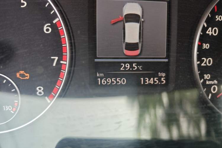 Used Volkswagen Passat 2013 1.8TSI DSG Ultimate Edition Odometer Close Up