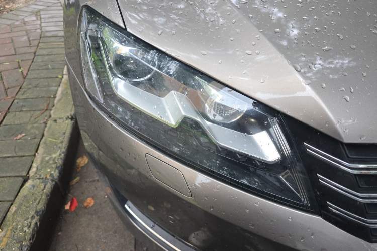 Used Volkswagen Passat 2013 1.8TSI DSG Prestige Edition Right Front Headlight