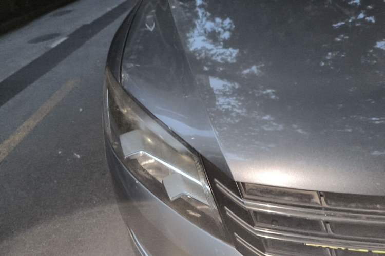 Used Volkswagen Passat 2013 1.8TSI DSG Prestige Edition Right Front Headlight