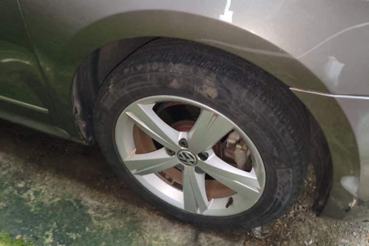 Used Volkswagen Passat 2013 1.8TSI DSG Prestige Edition Right Front Wheel Hub