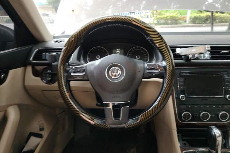 Used Volkswagen Passat 2013 1.8TSI DSG Prestige Edition Steering Wheel