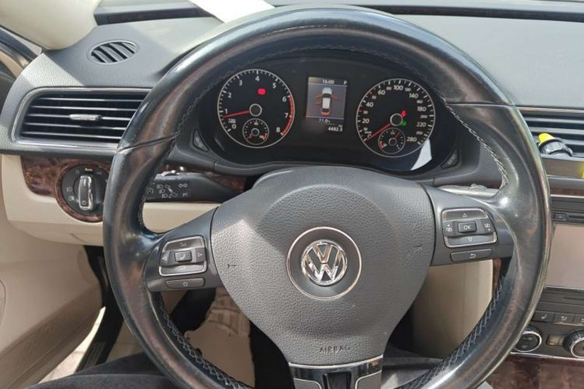 Used Volkswagen Passat 2013 1.8TSI DSG Prestige Edition Steering Wheel