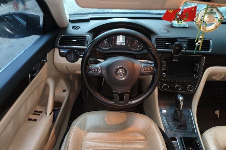 Used Volkswagen Passat 2013 1.8TSI DSG Prestige Edition Steering Wheel