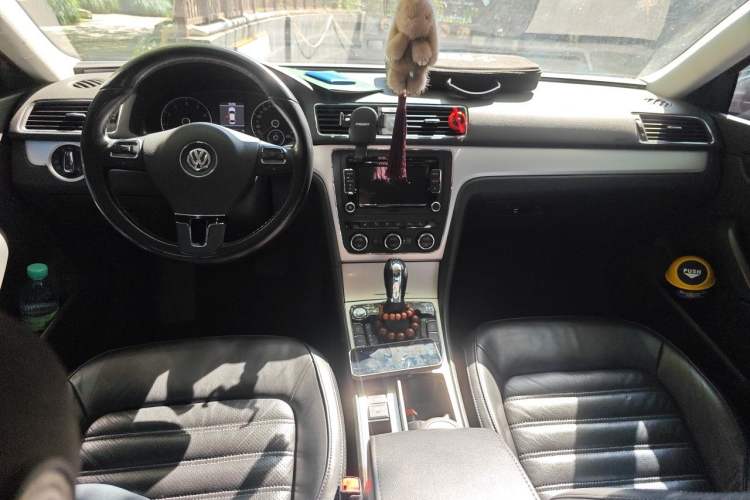 Used Volkswagen Passat 2013 1.8TSI DSG Prestige Edition Center Console
