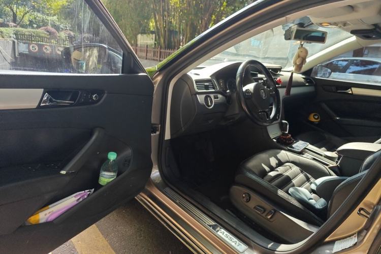 Used Volkswagen Passat 2013 1.8TSI DSG Prestige Edition Driver Seat
