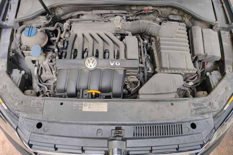 Used Volkswagen Passat 2013 3.0L V6 DSG Flagship Edition Engine Bay