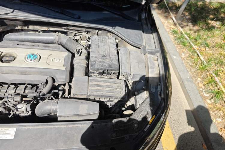 Used Volkswagen Passat 2013 1.8TSI DSG Prestige Edition Engine Bay Left