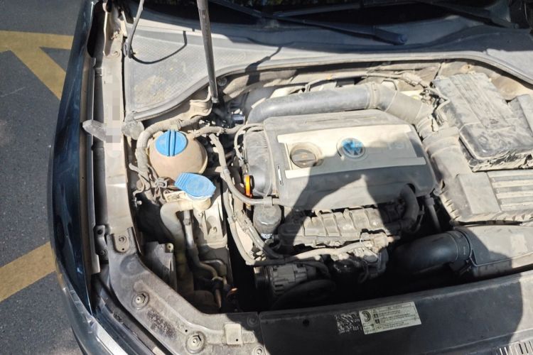 Used Volkswagen Passat 2013 1.8TSI DSG Prestige Edition Engine Bay Right