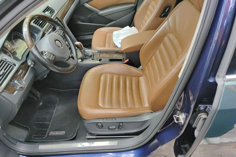 Used Volkswagen Passat 2013 3.0L V6 DSG Flagship Edition Left Front Seat