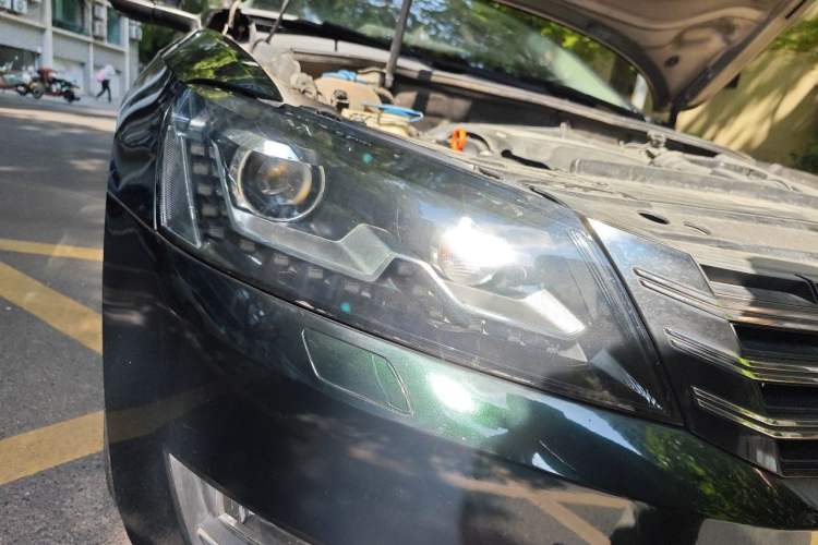 Used Volkswagen Passat 2013 1.8TSI DSG Prestige Edition Right Front Headlight