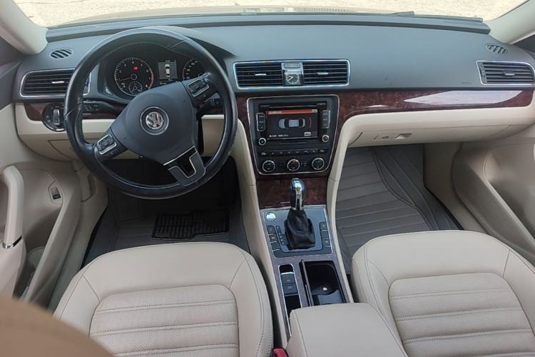 Used Volkswagen Passat 2013 1.8TSI DSG Prestige Edition Center Console