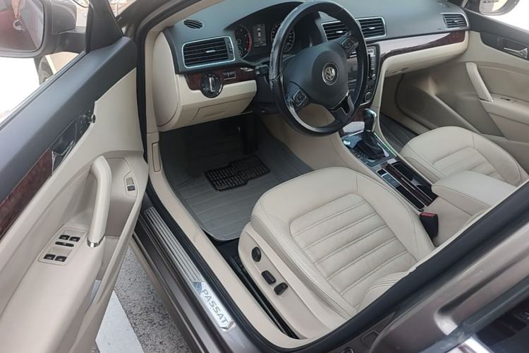 Used Volkswagen Passat 2013 1.8TSI DSG Prestige Edition Driver Seat