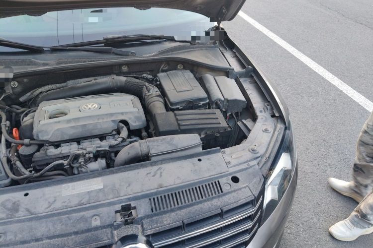 Used Volkswagen Passat 2013 1.8TSI DSG Prestige Edition Engine Bay Left