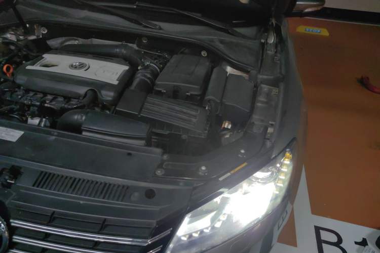 Used Volkswagen Passat 2013 2.0 TSI DSG Prestige Edition Engine Bay Left