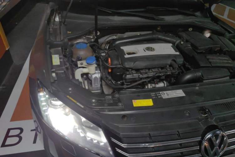Used Volkswagen Passat 2013 2.0 TSI DSG Prestige Edition Engine Bay Right