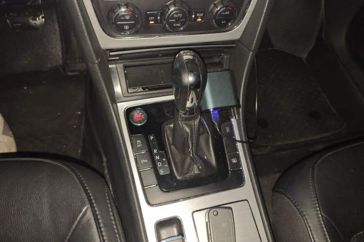 Used Volkswagen Passat 2013 1.8TSI DSG Prestige Edition Gear Lever