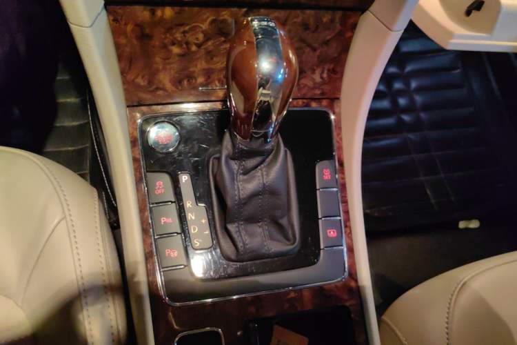 Used Volkswagen Passat 2013 2.0 TSI DSG Prestige Edition Gear Lever