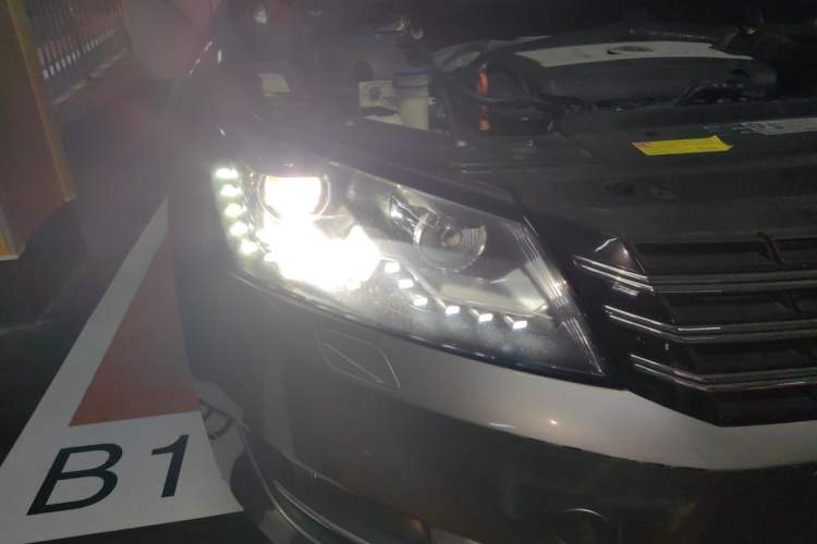 Used Volkswagen Passat 2013 2.0 TSI DSG Prestige Edition Right Front Headlight