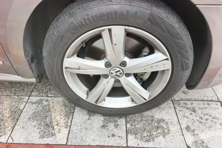 Used Volkswagen Passat 2013 2.0 TSI DSG Prestige Edition Right Front Wheel Hub
